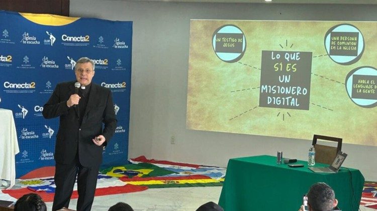 monseñor Lucio Ruiz Misioneros digitales desafío entre el anuncio la comunidad